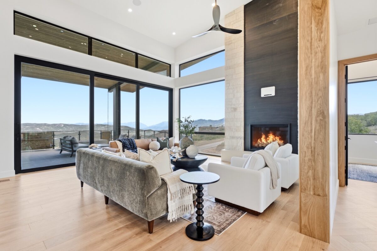 Halo Crest great room with mountain views in Hideout, Utah